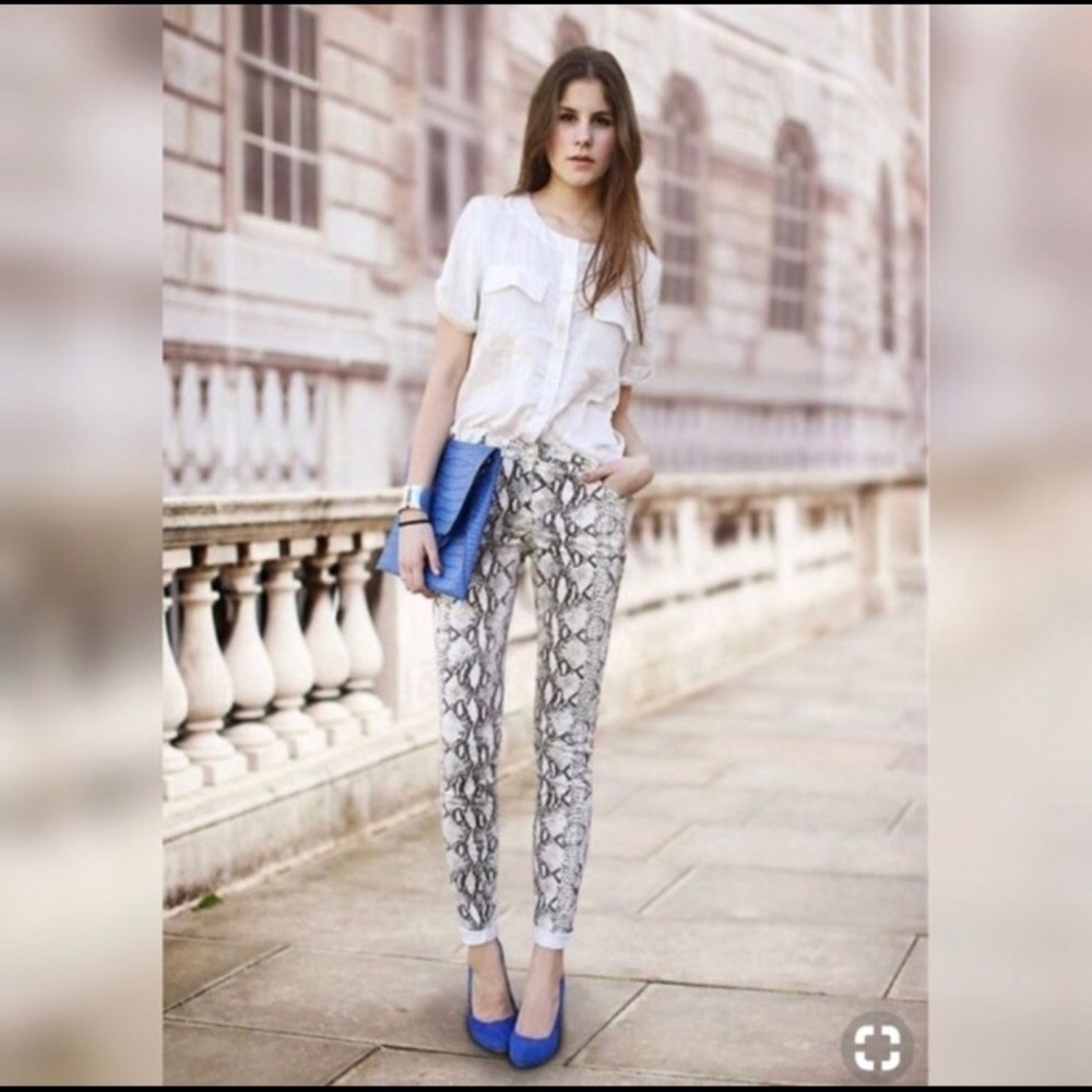 Cabi Snakeskin Skinny Pants Size 8 Inseam 30”